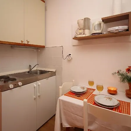Apartment Ferienwohnung Fuer 2 Personen Ca 20 Qm In Silo, Kvarner Bucht Krk
